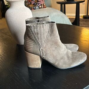 Levity Berlin boot with snakeskin detail